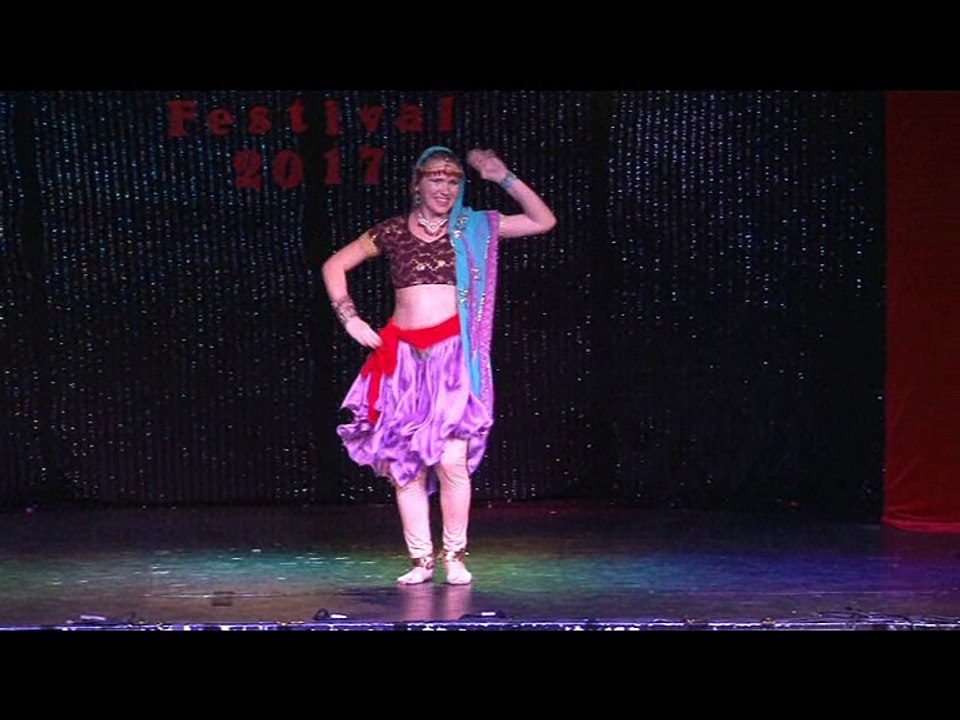 Alina Tipluk Belly Dancer