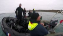 Rade de Brest. Les plongeurs en action avant le pétardage