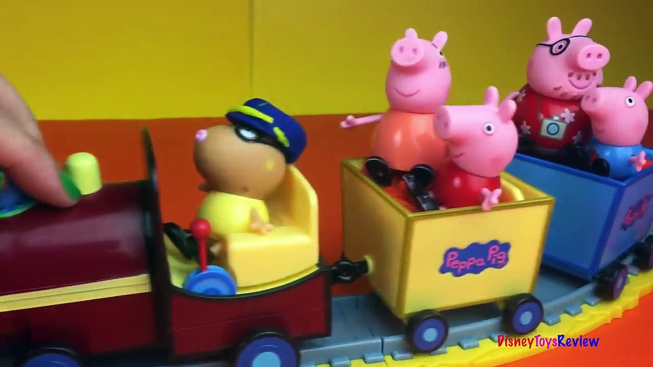 Peppa Pig Train Station Construction Set Duplo Lego Spiderman saves George Pig with Daddy