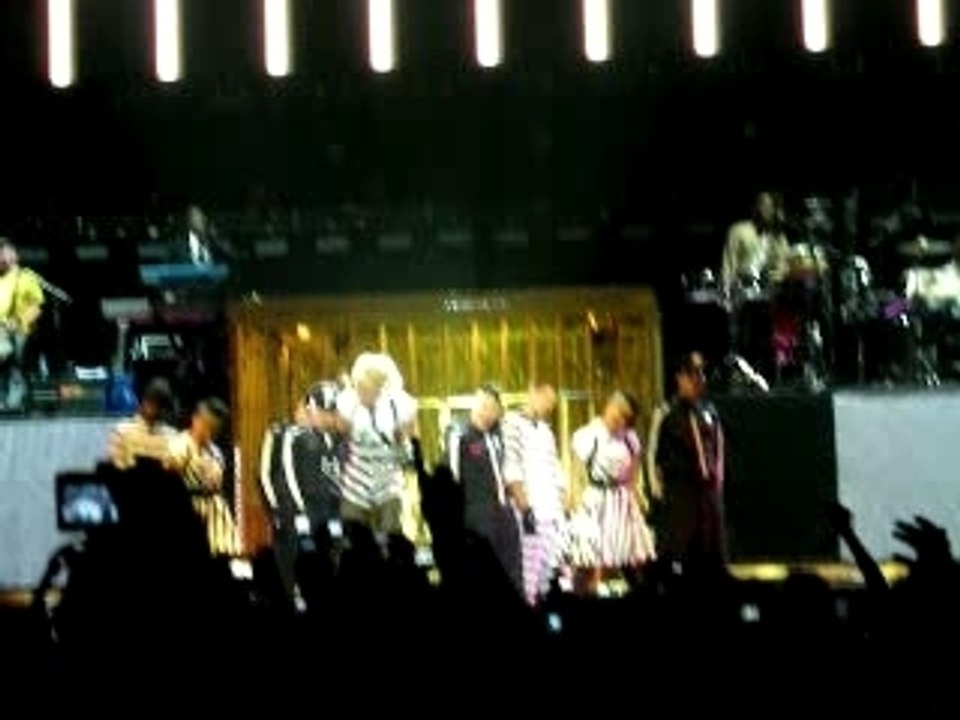 Gwen Stefani - Sweet Escape