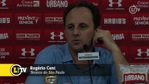 Ceni crê em 'coincidências' com viradas e exalta Cueva após gols perdidos