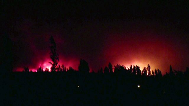 Al menos 2,600 evacuados por incendios forestales en Chile