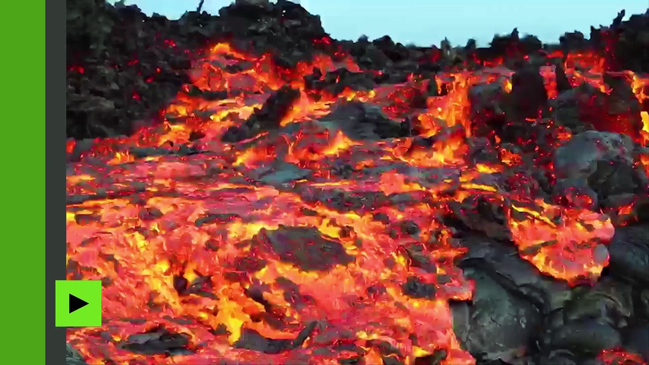 Les années enflammées : découvrez les images du volcan en éruption depuis plus de 30 ans