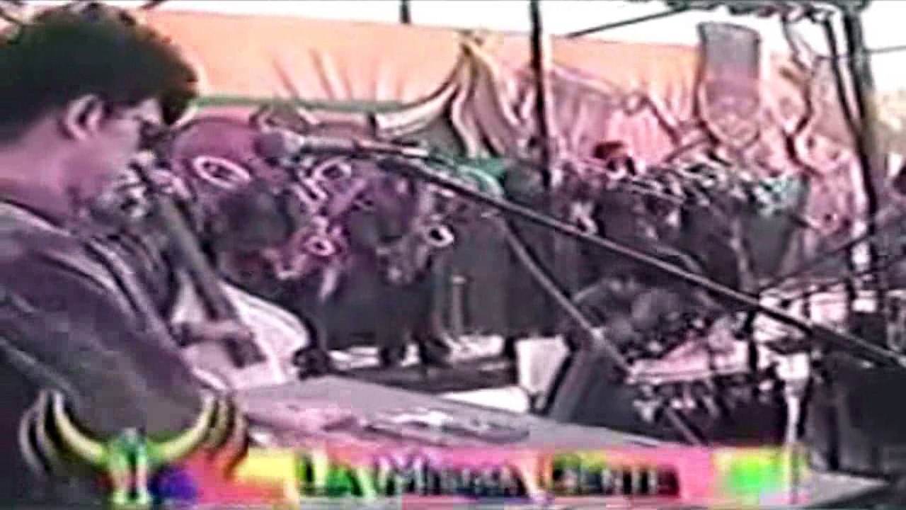 Despertaba pensando en ti - La Misma Gente