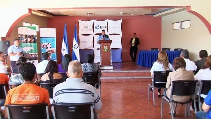 Entregan material a jovenes para que no caigan en delincuencia