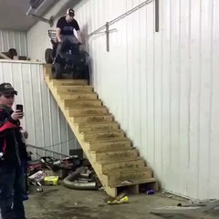 Caduta Quad dalle Scale...