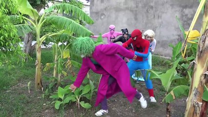 Spiderman rescate Congelado Elsa estaba atado Joker bromas Divertidas de los superhéroes de película en la vida real