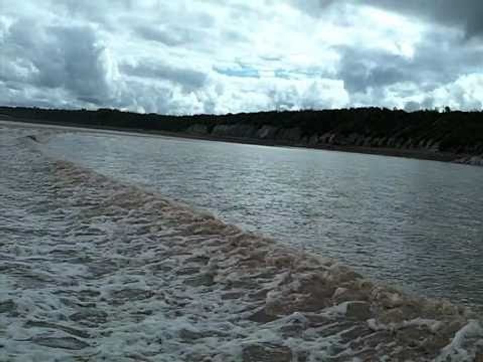 Tidal Bore Rafting - Shubenacadie, Nova Scotia - Travel Yourself