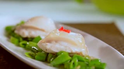 Baby Abalone With Minced Chicken