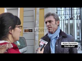 Report TV - Ndodh vetëm në Shqipëri, mësuesit protestojnë për “rrogën e 13”