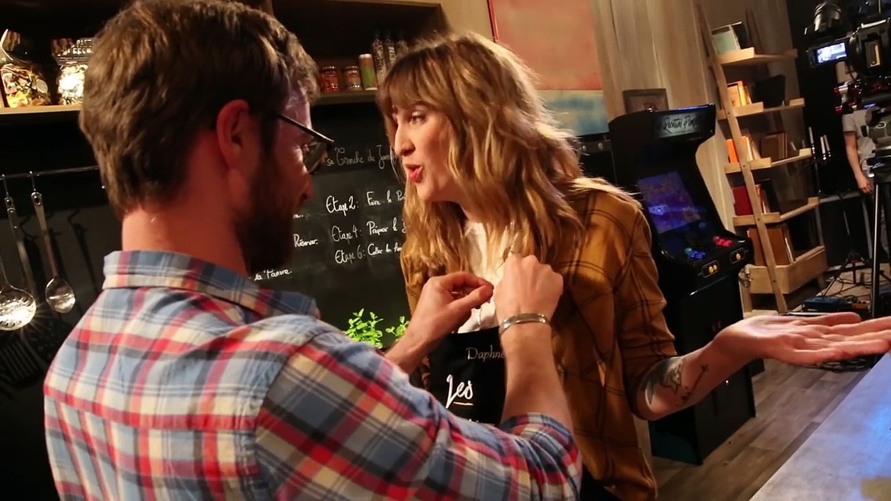 Daphné Bürki - Les Coulisses - Les Recettes Pompettes-_DV49_OqIes