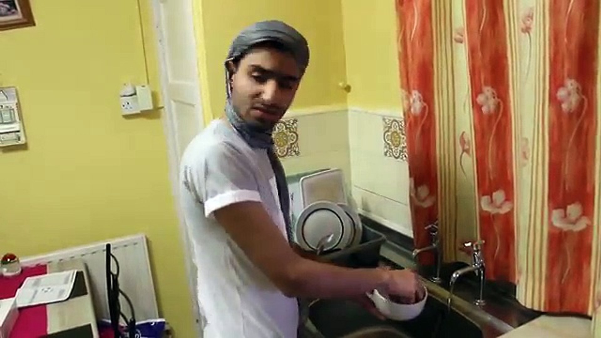 ⁣How to make guys remember anniversary date- - YouTube