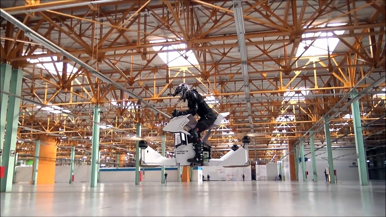 Buzz : Voici le premier Hoverbike, un engin étonnant, entre la moto et le drone  !