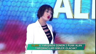 Mini Eteğini Giymeyi Unutan Bahar Candan İşte Benim Stilim