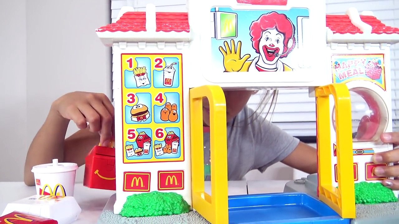 MCDONALDS DRIVE THRU TOY Pretend Play Food w_ Joker Sophia Sarah Kids Toys In Real Life-bxXIPvzYtk4