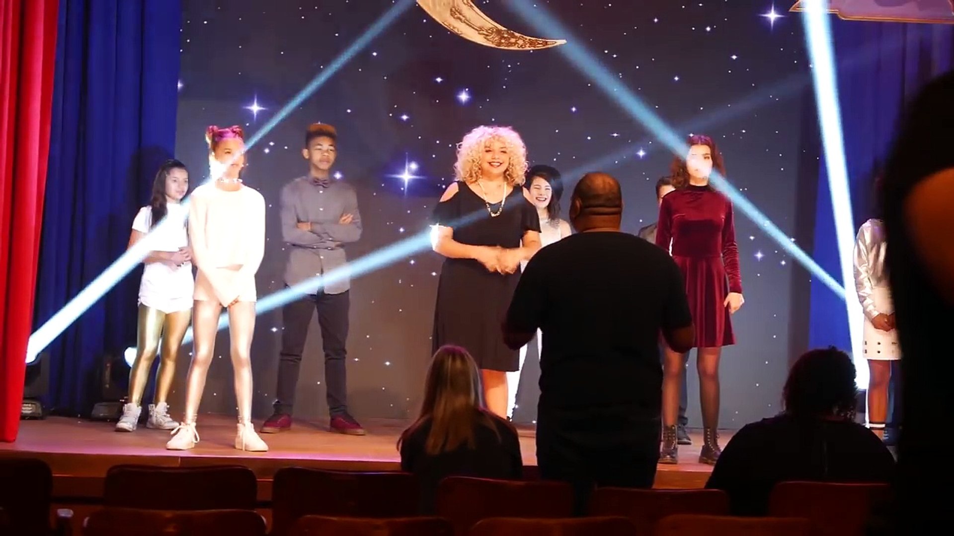 ⁣YouTube Kids Holiday Music Collab - Shooting Stars (Original Song performed at YouTube Space LA)-1j-