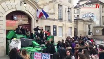 Affaire Théo : des blocus et des incidents devant plusieurs lycées parisiens