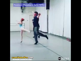 Kızlarına Destek Olmak İçin Onlara Bale Dersinde Eşlik Eden Can Babalar