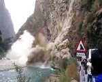 Landsliding in Gilgit-Baltistan pakistan -  horrible video