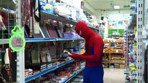 Spiderman VS Carnicería en la Vida Real Superhéroe de Película ÉPICA BATALLA Divertido Superhéroes Battle Kid