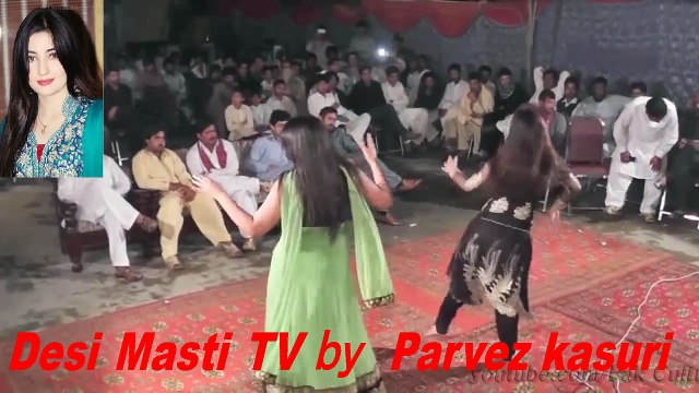 Pakistani beautiful local girl dance in wedding mujra very nice New Mujra dance 2017_1