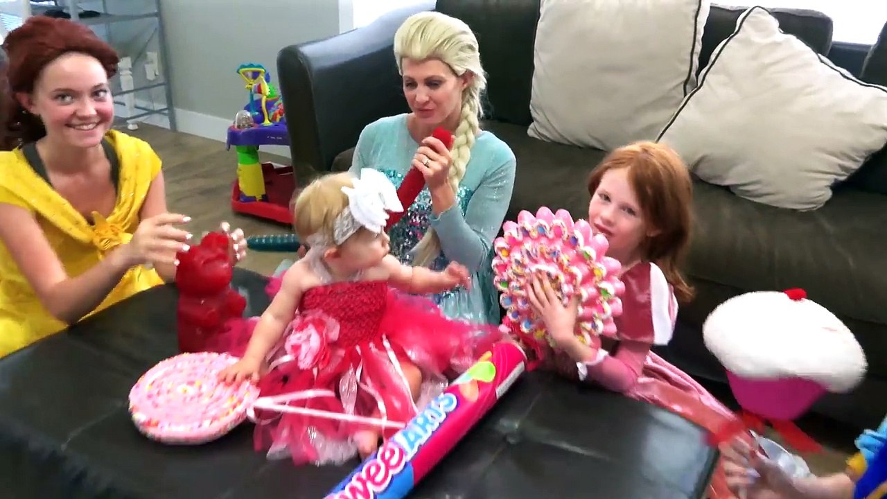 #14 ● Baby Elsa Kidnapped- Surprise Egg Pokemon Style! Batman Spiderman alliance! Marvel Comics Parody!