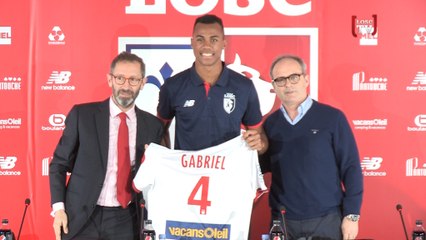 La présentation de Gabriel à la presse