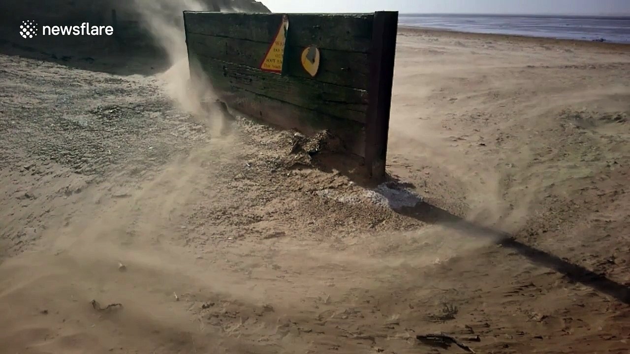 Storm Doris creates mini 'sand vortex' on Somerset beach