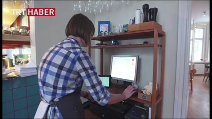 Kurye robot sokaklarda dolaşıyor