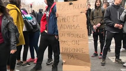 A Paris, le rassemblement derrière la banderole "Vengeance pour Théo" se termine par des heurts avec la police