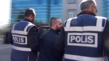 Inegöl Cadde Ortasındaki Kavgada Baltalı Hasmına Kurşun Yağdıran Şüpheli Yakalandı
