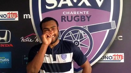 L'ailier du SA XV Ledua Mau avant le match à Dax
