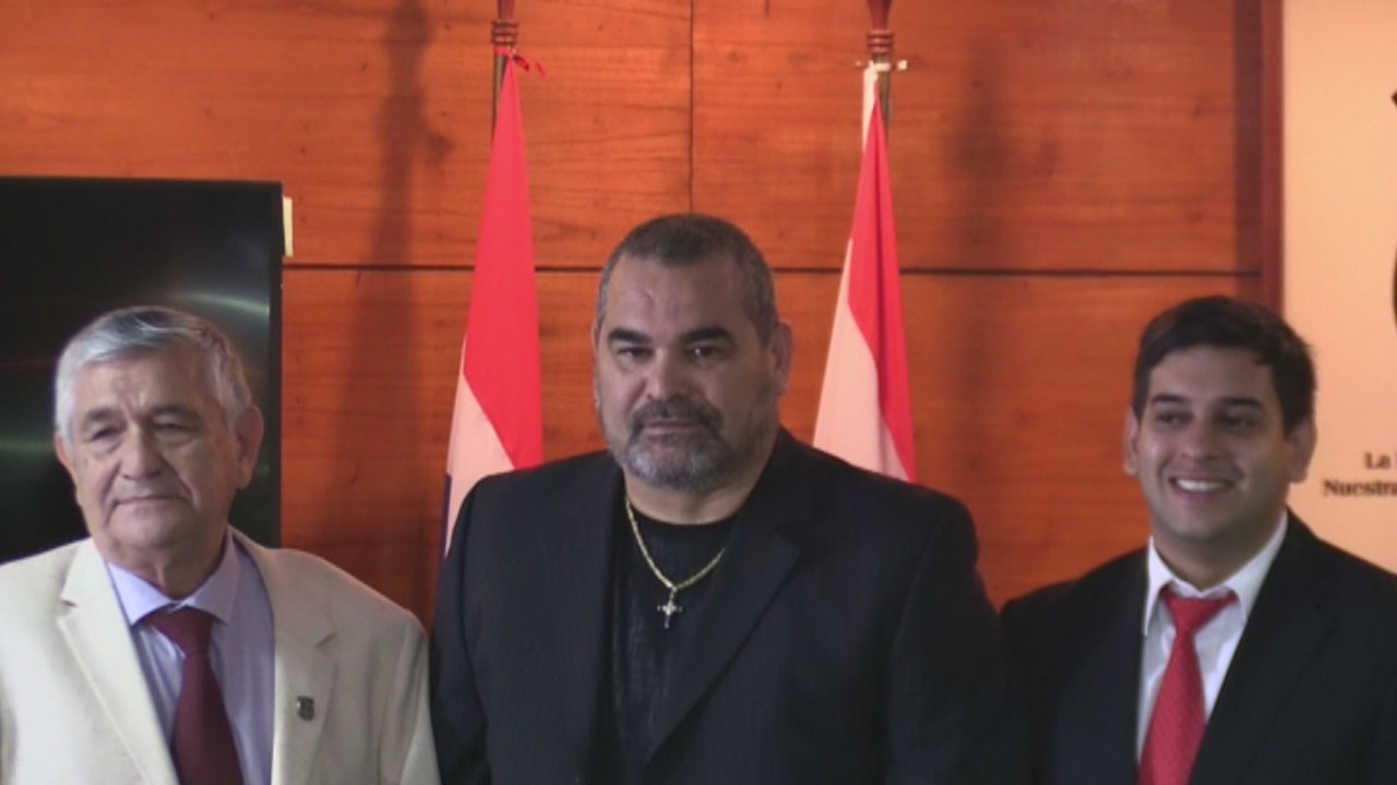 José Luis Chilavert es nombrado ciudadano ilustre de Asunción como "ídolo de ídolos"