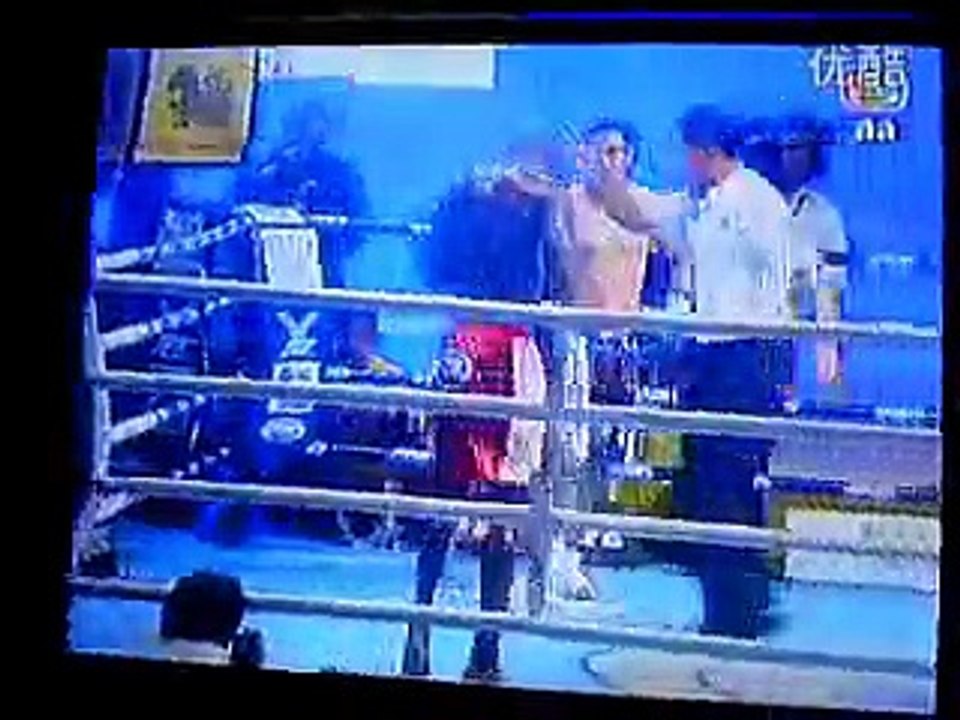 Vuyisile Colossa vs Saiyok Pumpanmuang