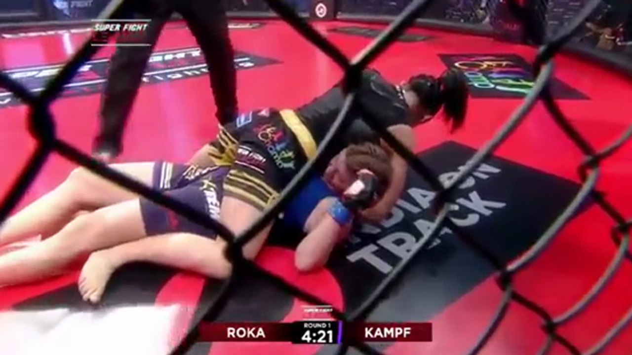 Un combat de MMA manque de tourner au drame
