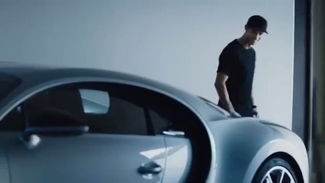 Cristiano Ronaldo teste la Bugatti Chiron