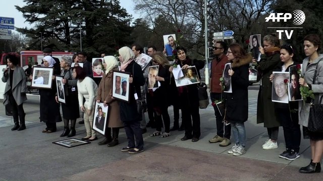 Familias de víctimas, en vigilia por diálogos de paz para Siria