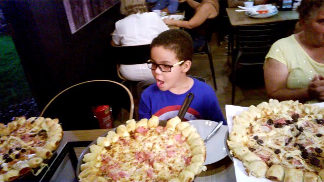 LÍDIA, LUIZ, SAULA, HELENA, MIDIAN, THÁBATTA, FERNANDA E OSMILTON NO ANIVERSÁRIO DE RIVERSON E RAPHAELL 23/02/2017