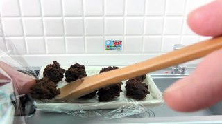 Valentine's Day chocolate making with Re-Ment Kitchen!-eqKBosRNpFI
