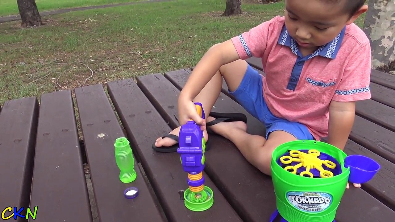 Gazillion Tornado Bubble Machine And Bubble Gun Kids Outdoor Playtime Fun Wih Ckn Toys-gox_DMUc8QI