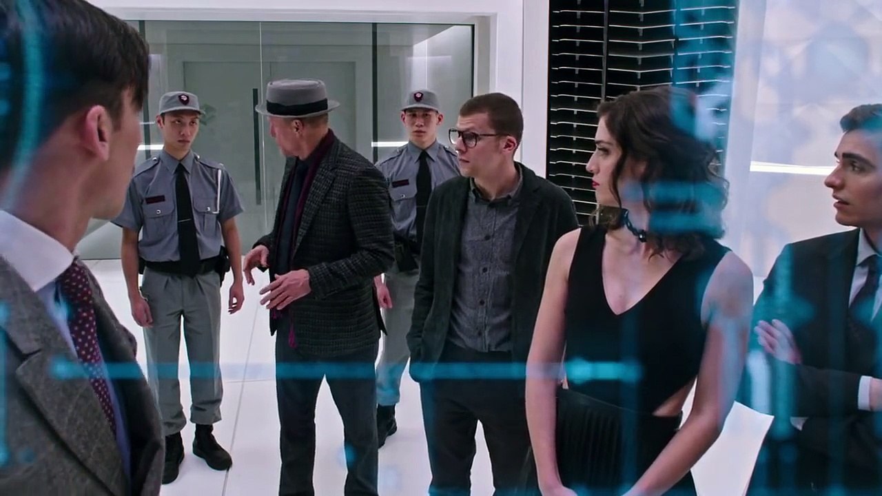 Now You See Me 2 "Best Stealing Scene In The Movie" #CardTrickScene
