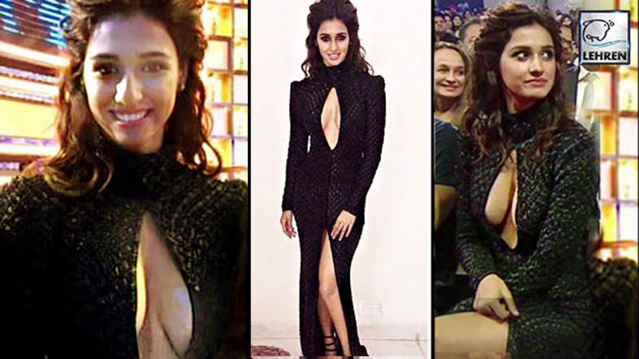 Tiger Shroff's Girlfriend Disha Patani's BOLD Dress At Filmfare Awards