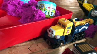Thomas & Friends Mashems Surprise Egg Kinetic Sand - Thomas Wooden Railway Table - Trains for Kids-t1IhO3ZTXd8