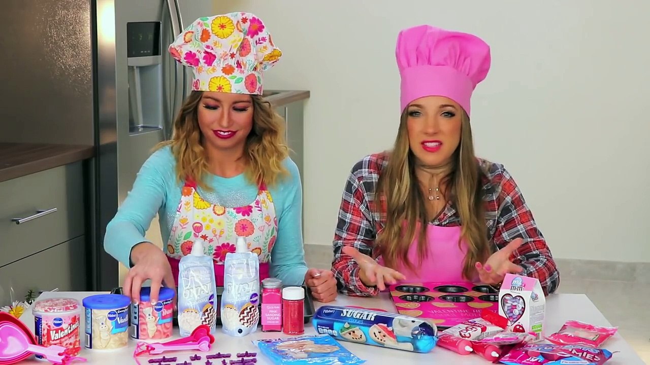 Valentine's Day Cookie Bouquet with Margeaux and Lindsey. Totally TV-Hbtppz-7xmA