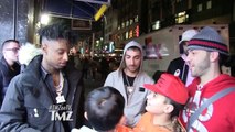 Rapper 21 Savage Swarmed By Fans...Very Young Fans _ TMZ TV-N9ytVNgY8uc