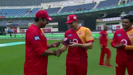 PSL 2017 Match 4- Islamabad United v Lahore Qalandars - Shane Watson receiving Fazal Mahmud Cap