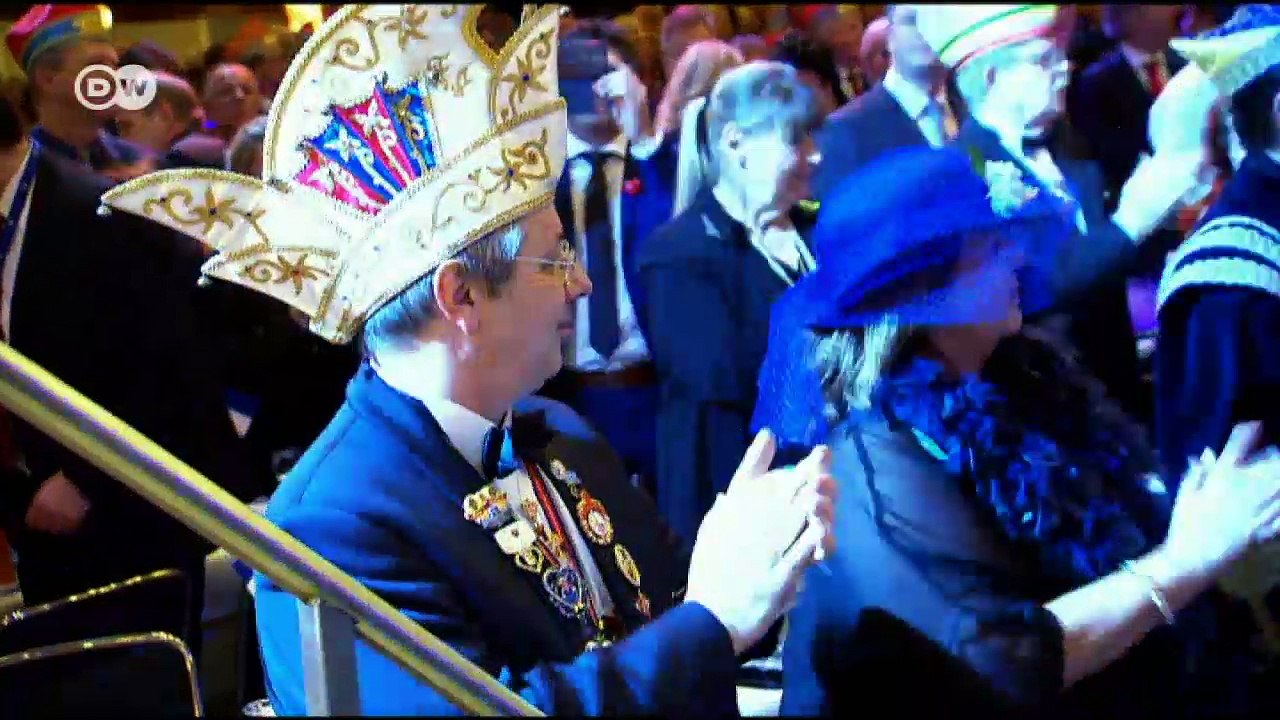 Als Tanzmariechen unterwegs im Karneval | Euromaxx