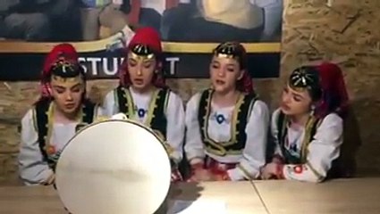 Teta Gjyli qe dy vjet seka pa,PE VJATON