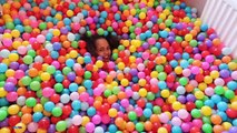 Bad Baby Orbeez Bath Party Spa - Ball Pits - Giant Spiders Attack Girl Compilation Videos