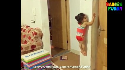 Funny Baby Videos 2017 - Amazing Baby Climbs Wall